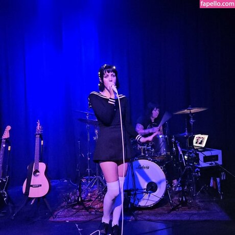 Luna Shadows naked onlyfans