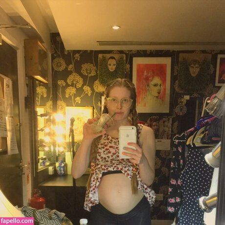 Jessie Cave onlyfans star