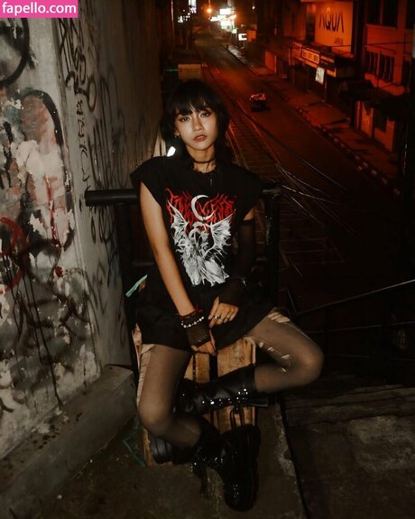 Atiqaaarn onlyfans leaked tits