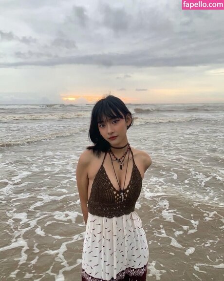 Atiqaaarn onlyfans boobs