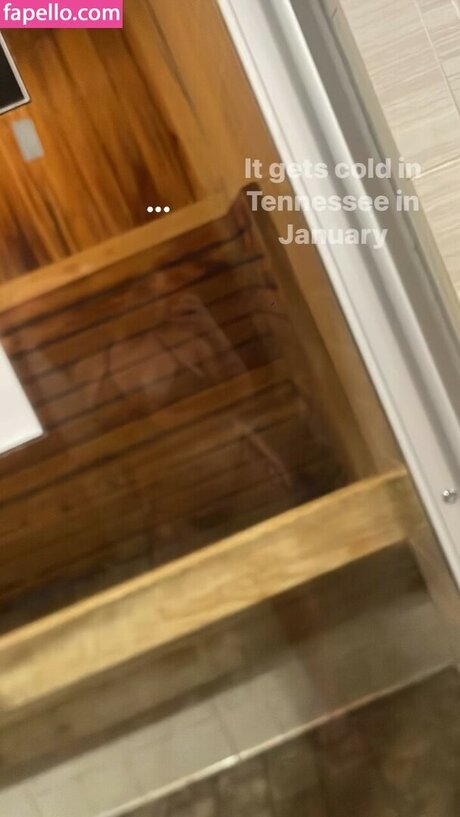 J essence_ onlyfans pics