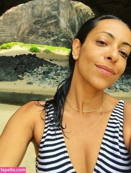 Samantha Schmutz onlyfans nude leaks