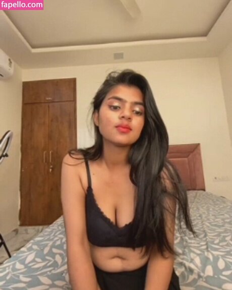 Emmy kapoor onlyfans leak nude