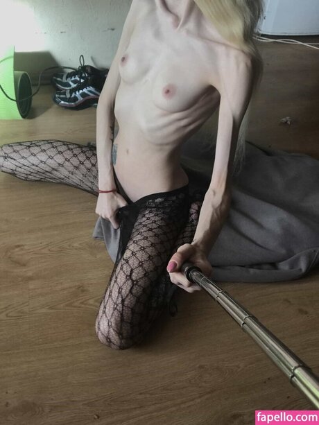 La Strawberry onlyfans model