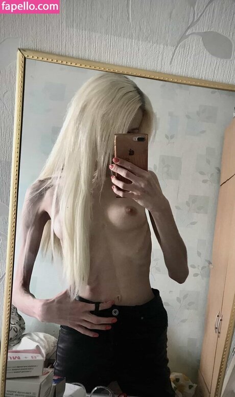 La Strawberry onlyfans pictures