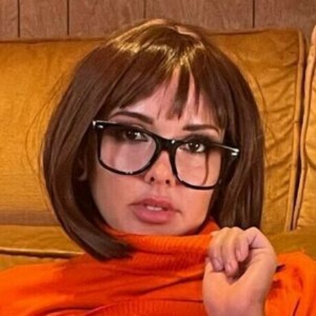 Velma Daphne Cosplay onlyfans leaks.