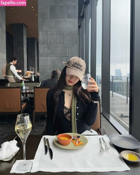 Park Soo young onlyfans boobs