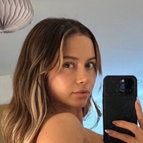 Isabell Hill onlyfans sextape