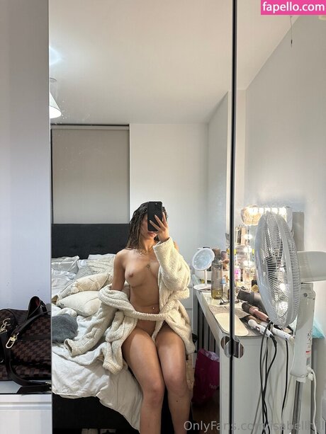 Isabell Hill only fans photos