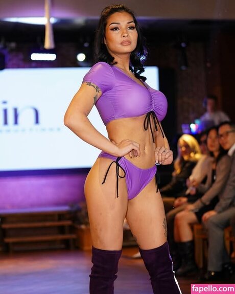 Queenarryy sex onlyfans