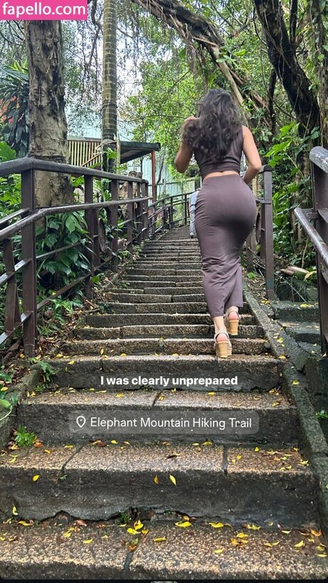 karimaa r only fans pic