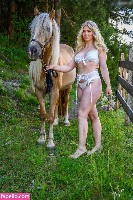 Carolin Gross onlyfans leak nude