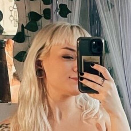 Naomi Nash onlyfans leaked photos
