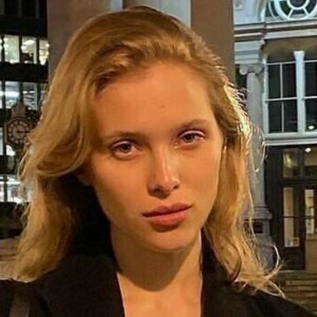 Laura Oganessian only fans photos