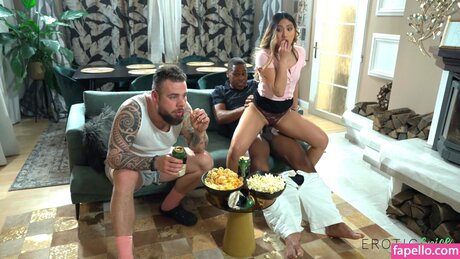 Sneaky Sex Profile pic