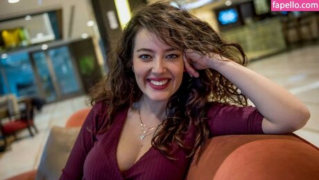 Pelin Akil onlyfans leak sex