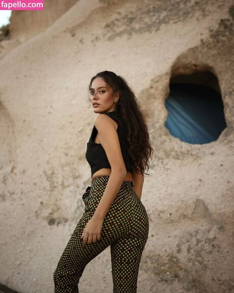 Pelin Akil onlyfans leaked porn