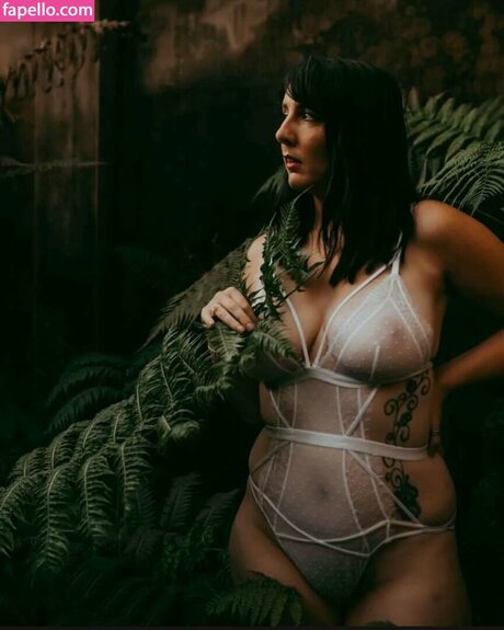 knee deep in life nudes onlyfans