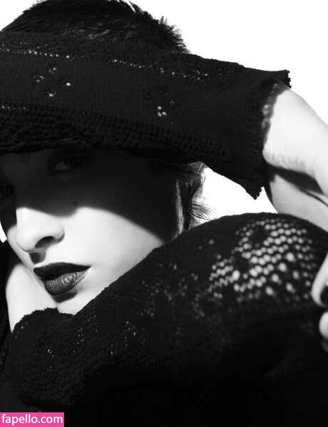 Lera Abova onlyfans leams