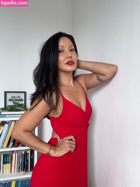 renathashen onlyfans star