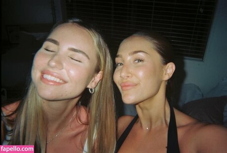 Pearl Farley onlyfans topless