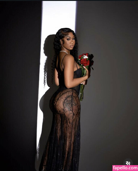 Cairothebiggesst onlyfans nude pictures