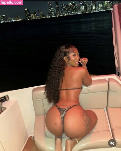 Cairothebiggesst onlyfans leaked pictures