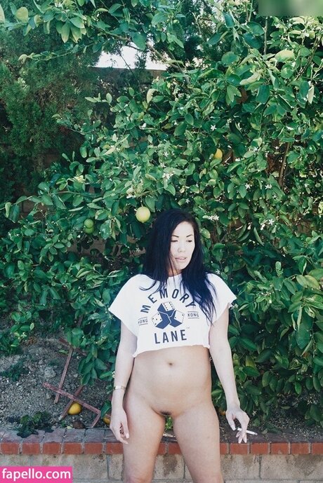 London Keyes desnuda onlyfans