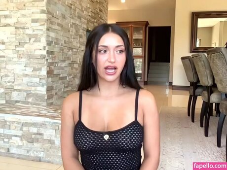 Leah Kateb onlyfans leak