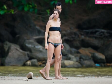 Kristen Wiig onlyfans leak new