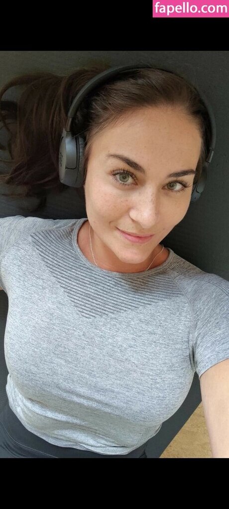 Nina Sita is on onlyfans