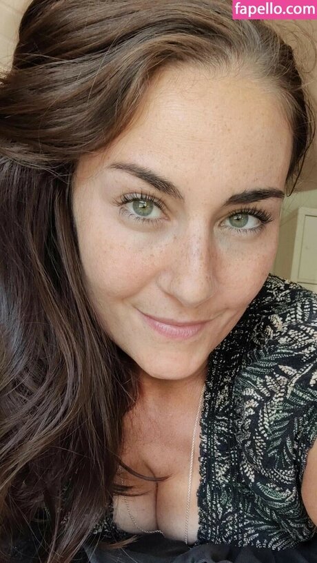 Nina Sita feet onlyfans