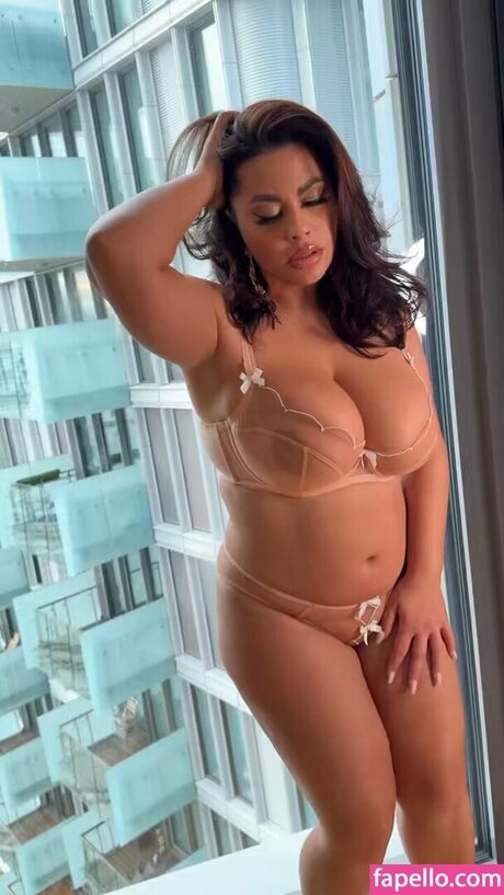 Coco Rains onlyfans model images