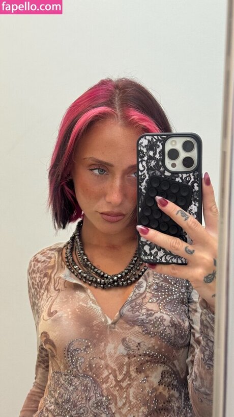 Tuli Acosta onlyfans leaks naked