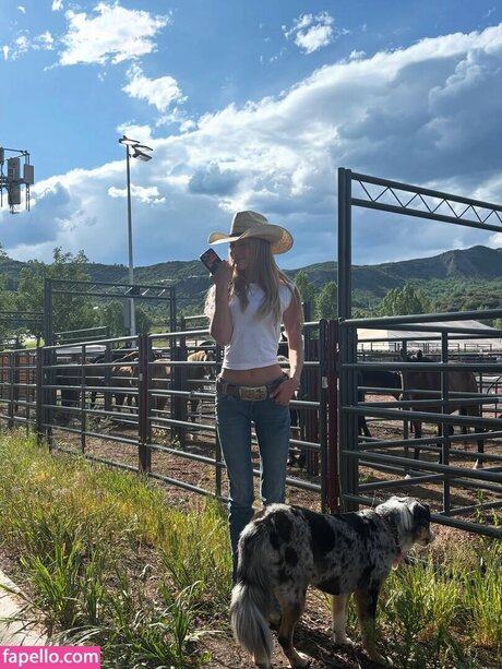 Bella Hadid naked onlyfans pics