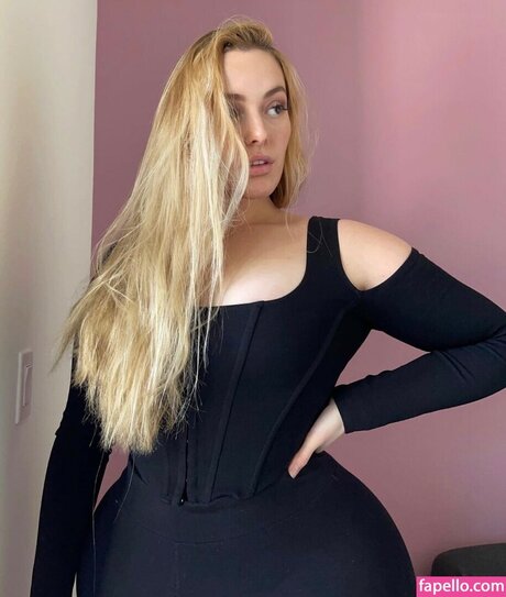 Grace Kinstler onlyfans naked