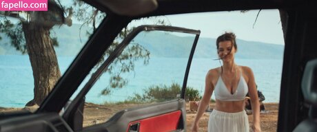 P nar Deniz onlyfans images