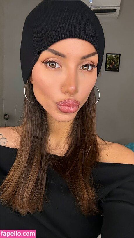 Oriana Tubiolo naked onlyfans pics