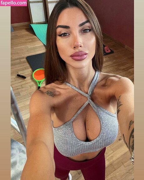 Oriana Tubiolo desnuda onlyfans