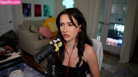 brieanneroksa feet onlyfans