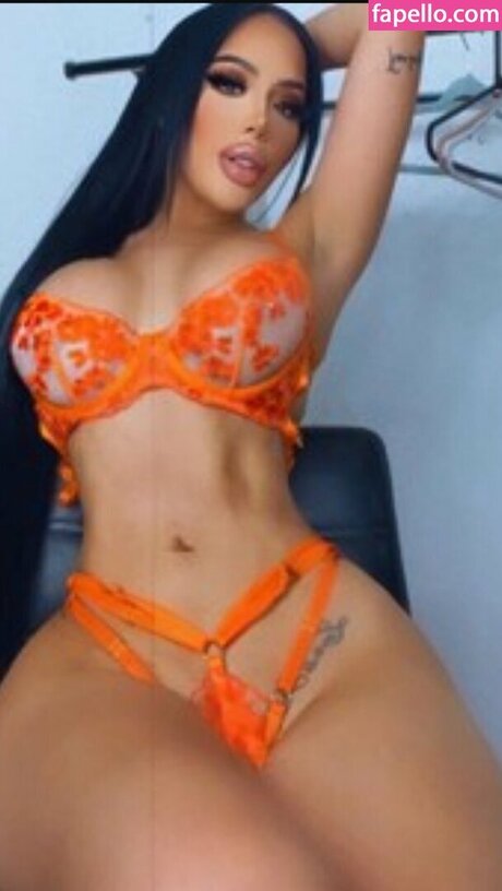 Nicole Zavala onlyfans post