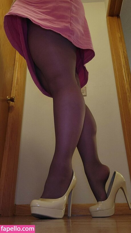 Nylonsandsocks onlyfans post