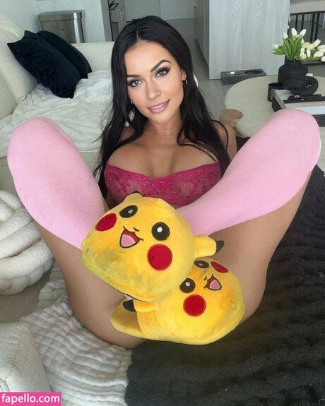 Layla Walker onlyfans posts