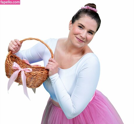 Caitlin Claessens onlyfans leaks