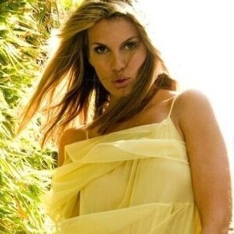 Courtney Hansen only fans pictures