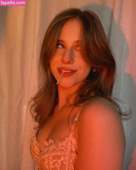 Alaurabidingcitizen onlyfans strip tease