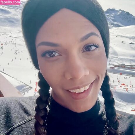 Diana Lawrence onlyfans pics