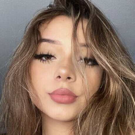 yessseeeniiaa onlyfans xx