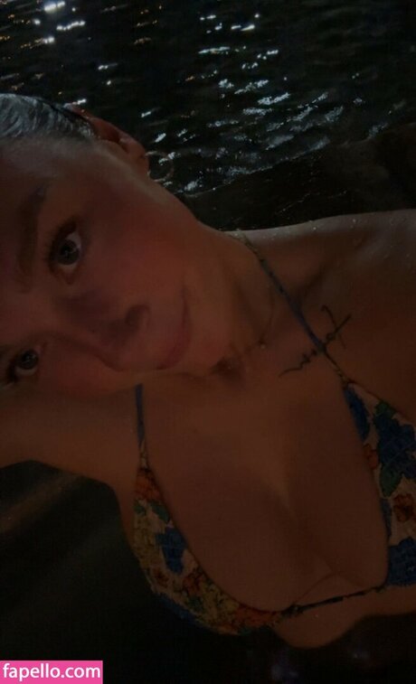 Jamie Gilbert nude onlyfans pics