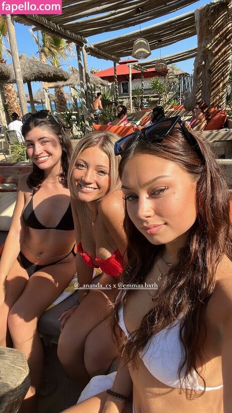 Hello__iris onlyfans leak new